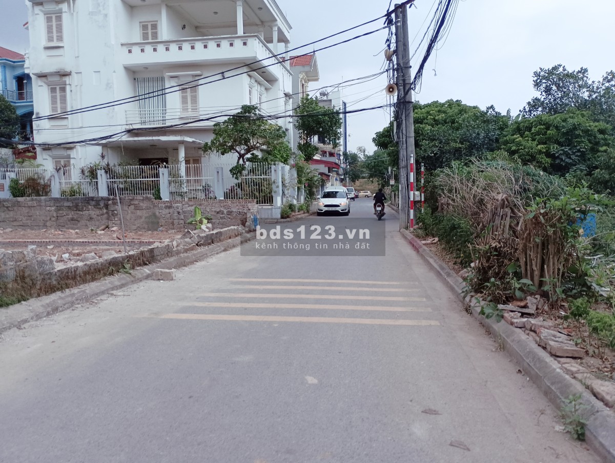 Bán đất rẻ vô đối DT 615 m2, chỉ 2,8 tỷ, Đức Giang, Long Biên, xe container vào đất