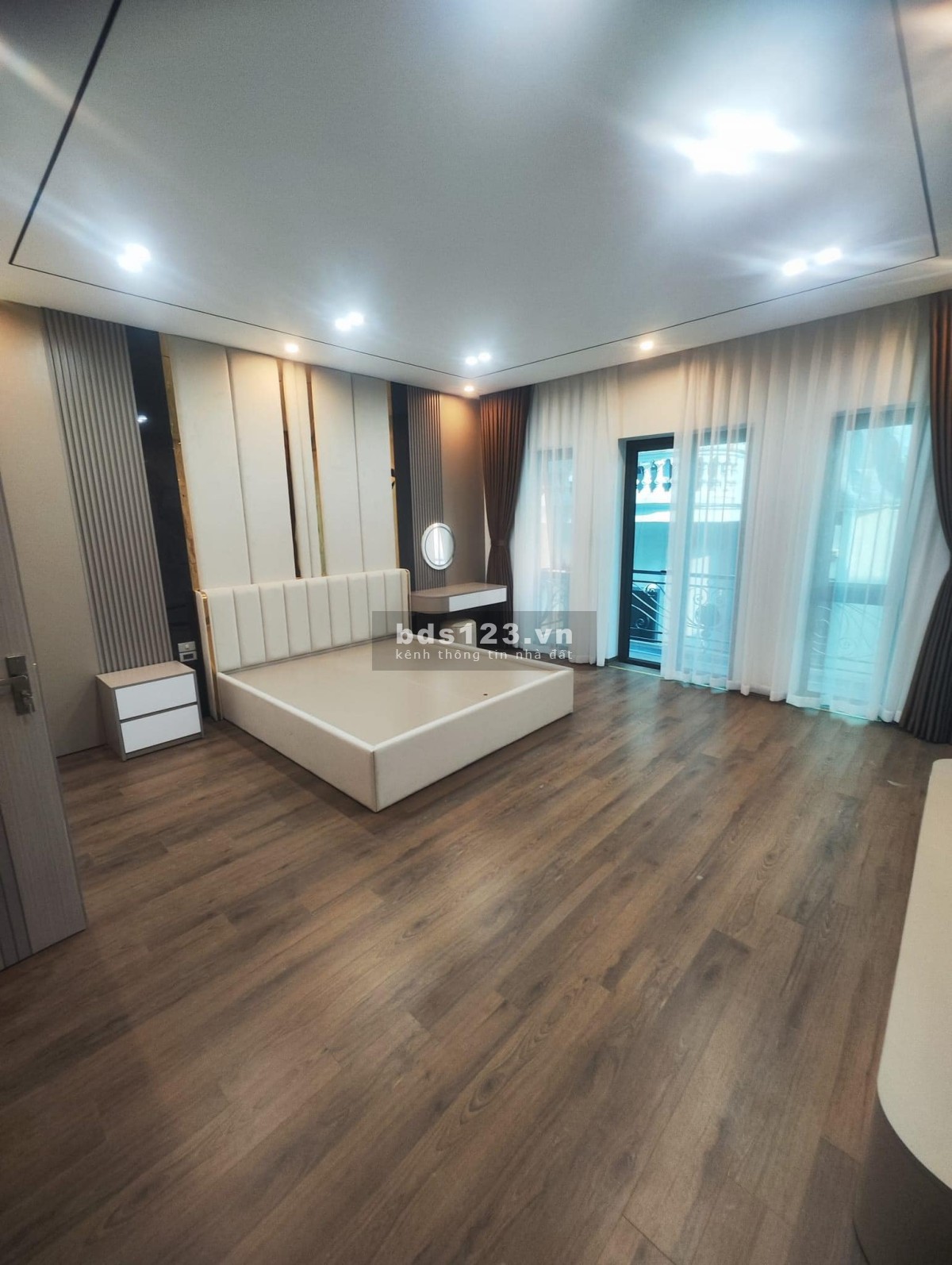 Bán nhà Ngọc Lâm - Long Biên, 12.860 tỷ 60m, 6 tầng thang máy, mt 5.1m, gara ô tô, full nội thất