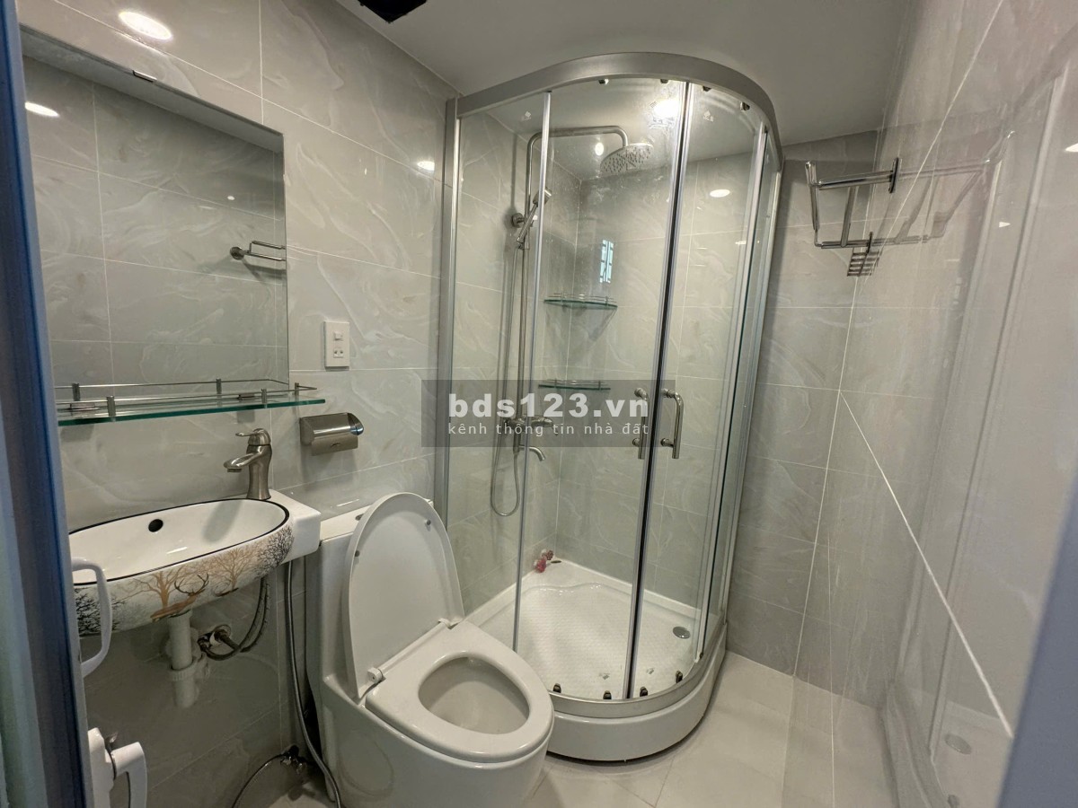 CHDV Studio đường Cao Thắng, p11, Q10: 18m2, nhà mới giá 4tr5/tháng.