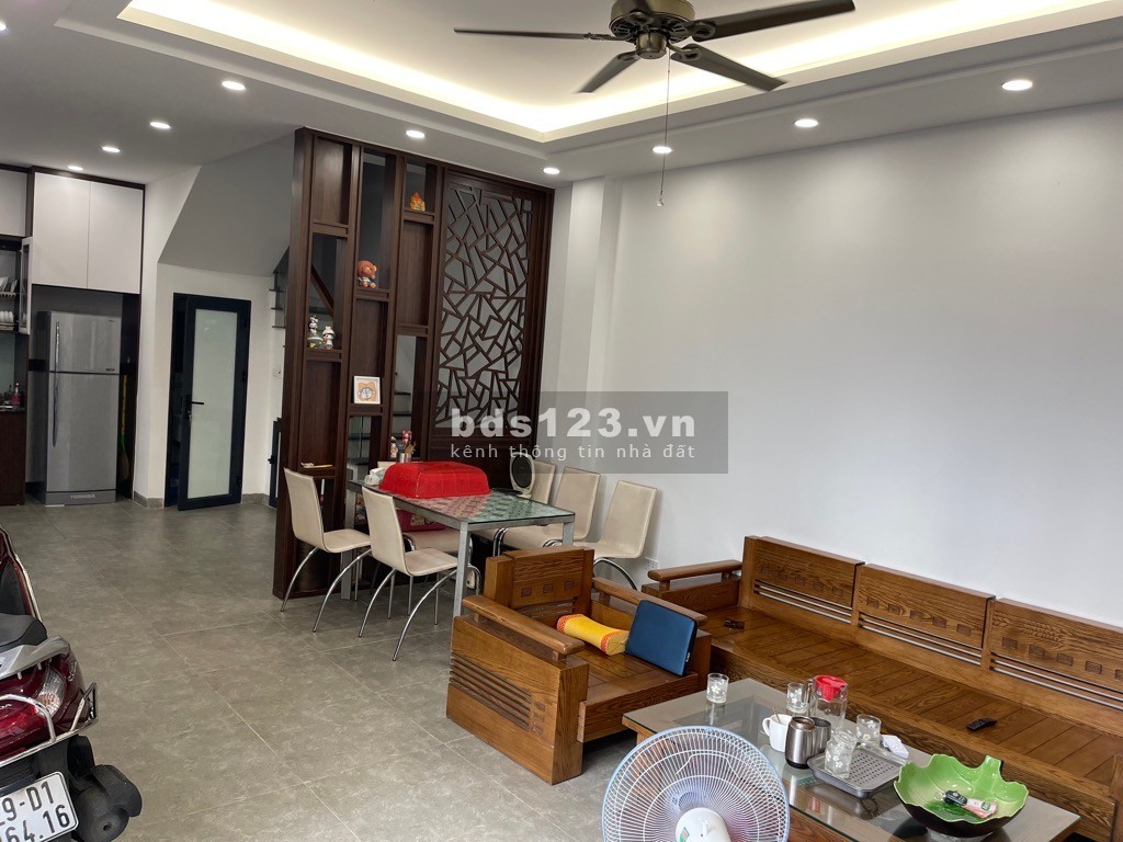 Bán nhà phố Tạm, Long Biên - Full nội thất - 5.XX tỷ - 5 Tầng
