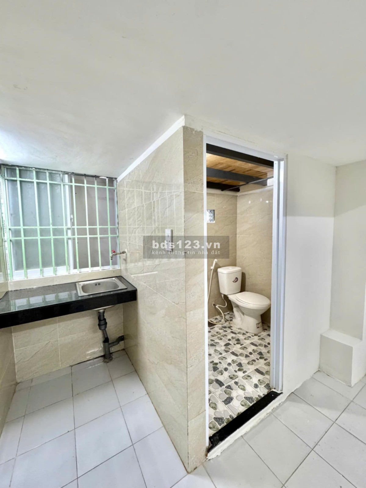 Phòng đẹp có gác nằm ngay khu Bàu Cát