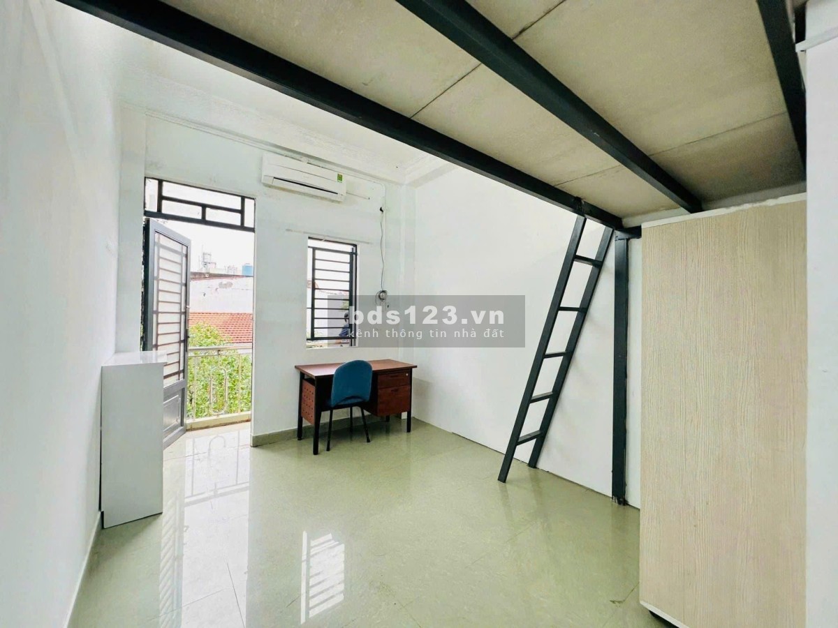 Cạnh IUH Nguyễn Văn DUng CHDV có gác ban công thoáng sẵn nội thất