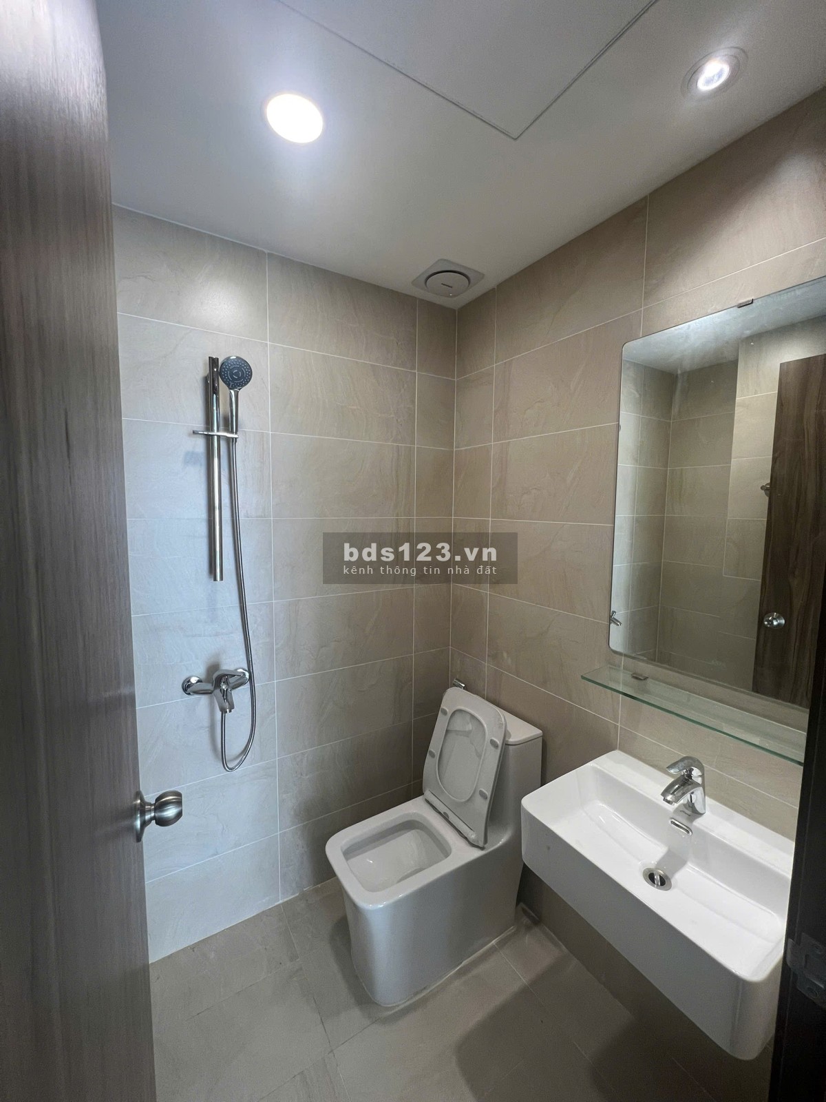 Cần cho thuê gấp căn hộ 2PN tại Opal Skyline, Lái Thiêu, Bình Dương