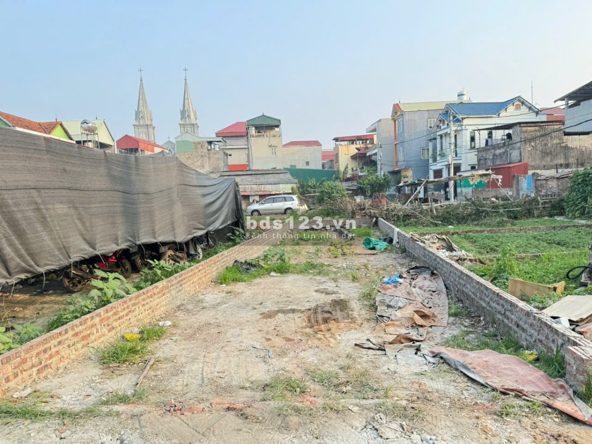 Bán đất tổ 5, Quang Minh, Mê Linh, HN. Đường thông, oto vào đất. DT 87m, giá 3,845 tỷ.