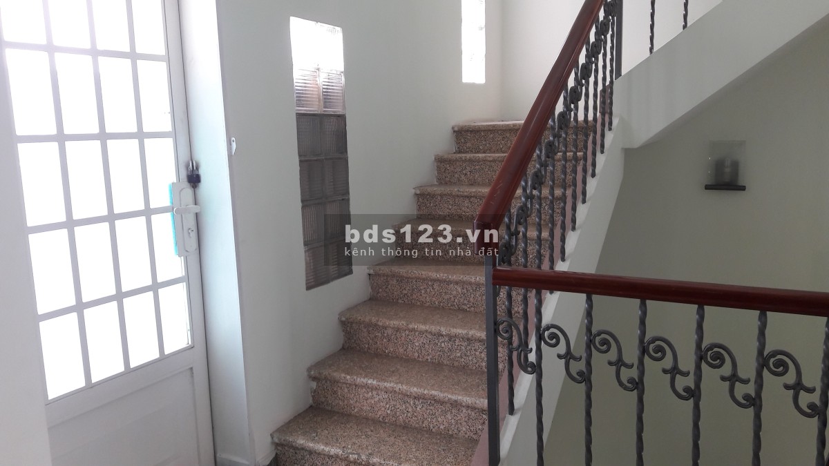 Cho Thuê villa 1000 m2 (10x100)mặt tiền đường Dương Công Khi, Hốc Môn