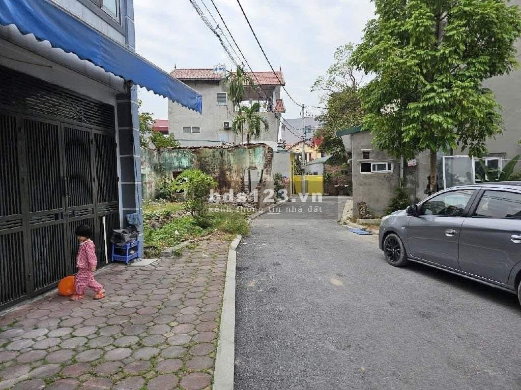 Siêu hiếm Cổ Bi - Gia Lâm - Hà Nội ô tô tránh vỉa hè nở hậu.