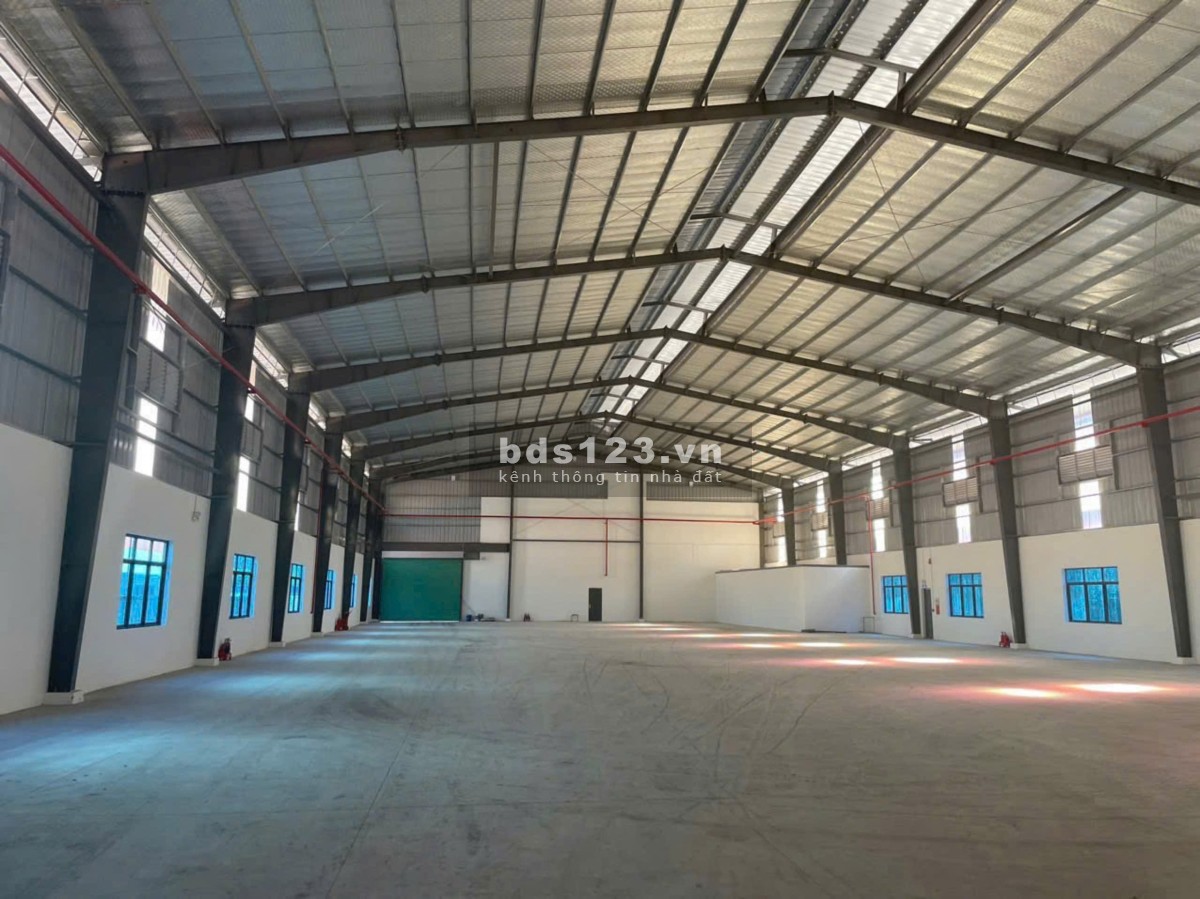 Cho thuê kho xưởng 1.628m2 KCN Tân Đức, Đức Hoà Hạ, Long An