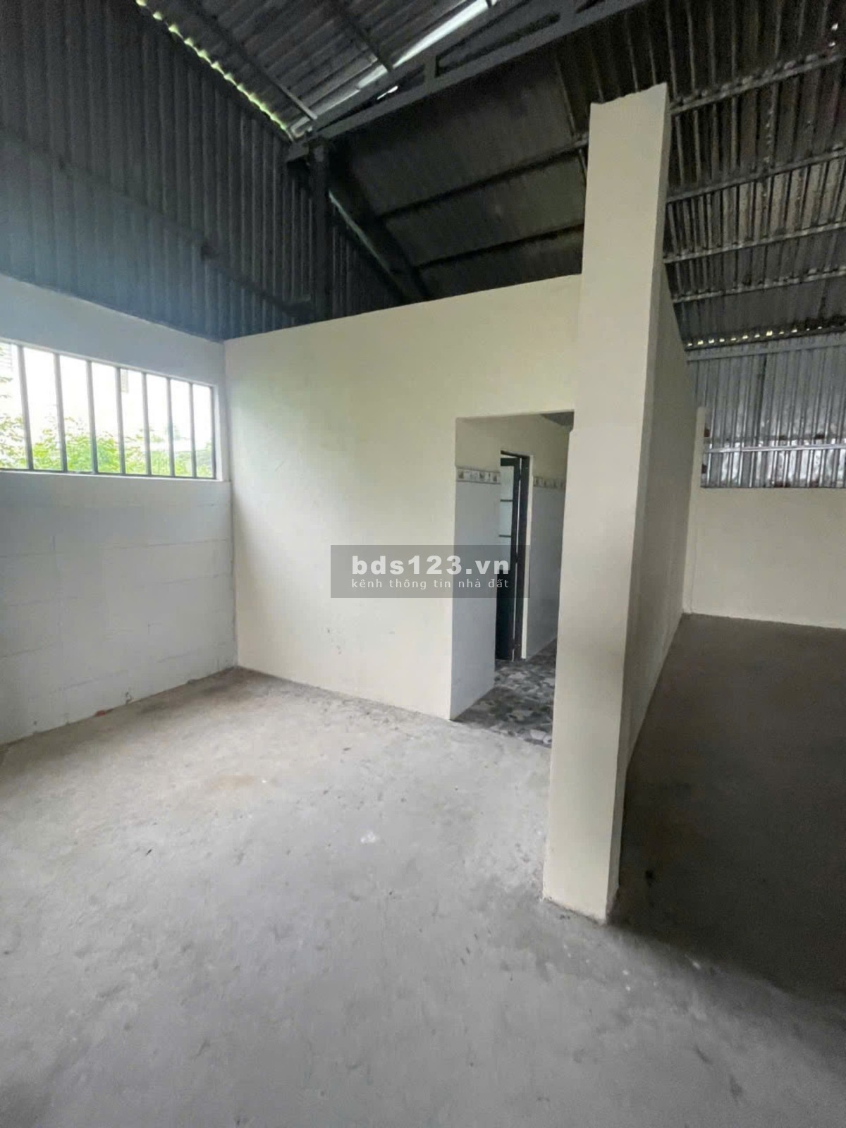 Cho thuê kho xưởng 487m2 gần Nguyễn Duy Trinh, phường Phú Hữu, Quận 9.