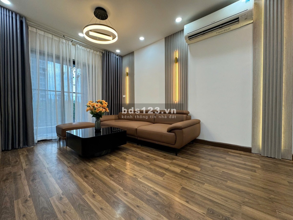 Tôi chính chủ căn hộ 2 ngủ 2 vs có ban công cần xuống nhà mặt đất ở, giá 63tr/m2 bao thuế phí