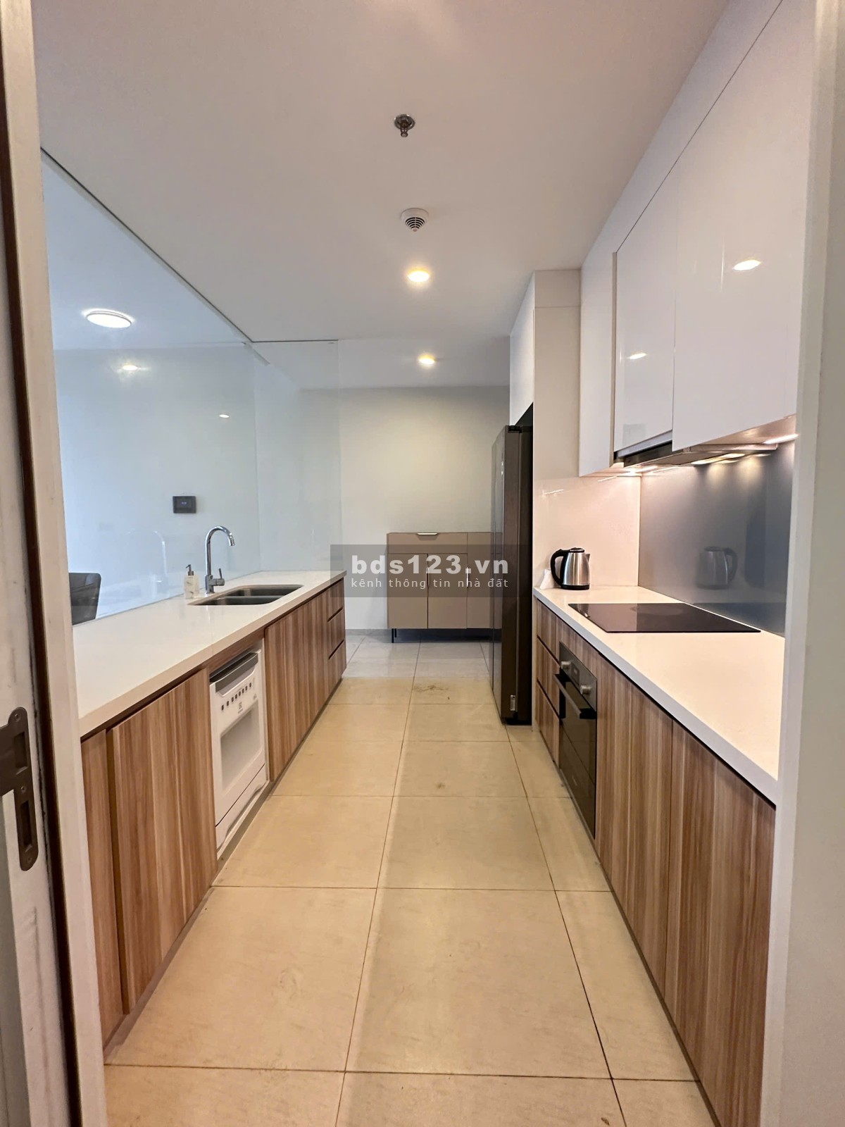 Q2 Thảo Điền 3PN view trực diện sông đầy đủ nội thất giá chỉ 13.499 tỷ