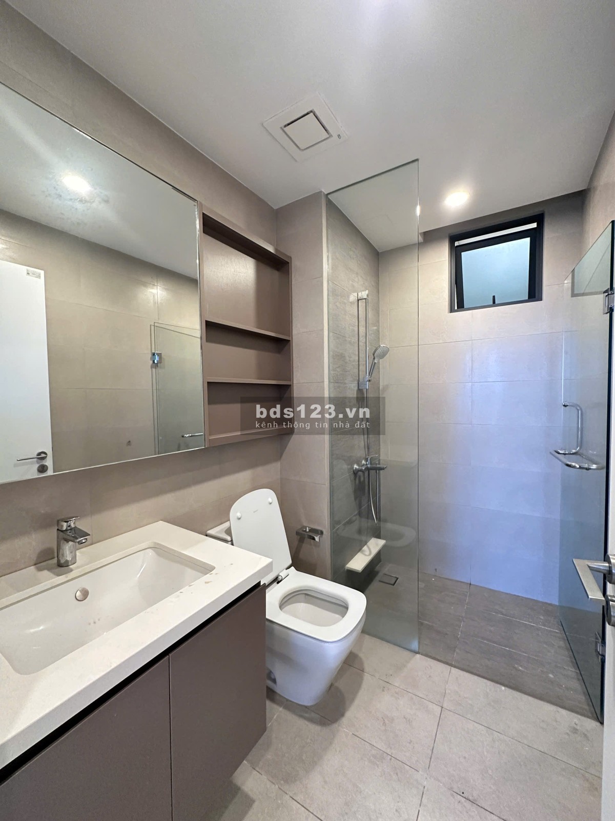 Q2 Thảo Điền 3PN view trực diện sông đầy đủ nội thất giá chỉ 13.499 tỷ