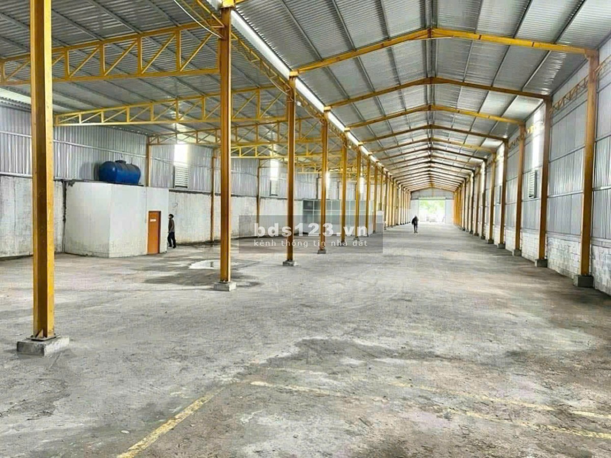 Cho thuê nhà kho lớn 1700m2 mt đường võ nguyên giáp gần 586 ngang 10m