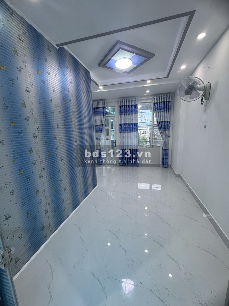 Gấp trước Tết - Mặt tiền bàn cờ Lê Văn Quới 102M2, Ngang 8, 3 tầng, 6 tỷ 7
