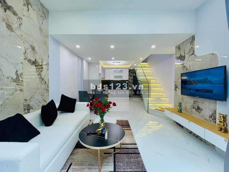 Nhà 2 tầng hiện đại sát chợ Hoà Khánh 80m² giá chỉ nhỉnh 2 tỷ - 0338126995
