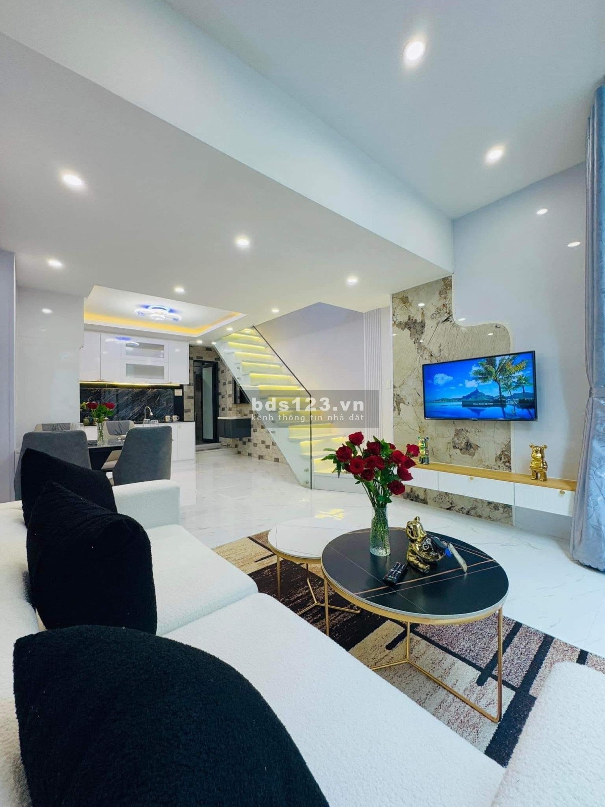 Nhà 2 tầng hiện đại sát chợ Hoà Khánh 80m² giá chỉ nhỉnh 2 tỷ - 0338126995