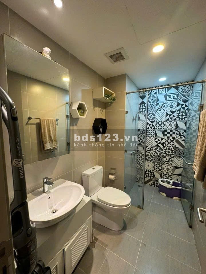 Park Legend, 251 Hoàng Văn Thụ, P2, Tân BÌnh: 80m2, 2p ngủ, 2wc, NT, 19tr