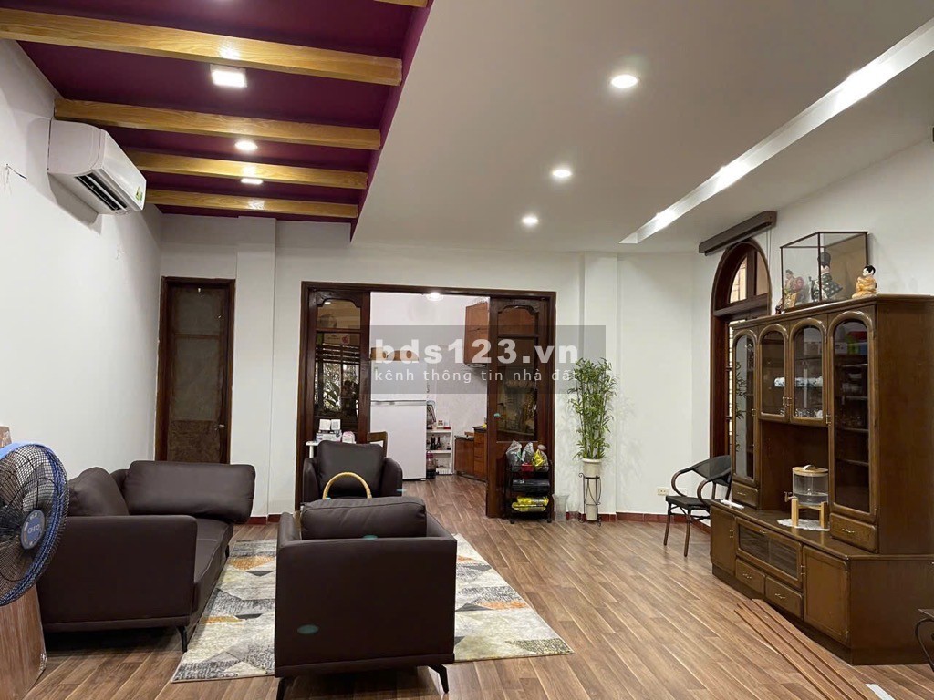 Bán nhà Cầu Giấy - Kinh doanh - Ô tô vào nhà – DT 100M2 X 4T giá hiếm 2X tỷ LH: 9849859830.