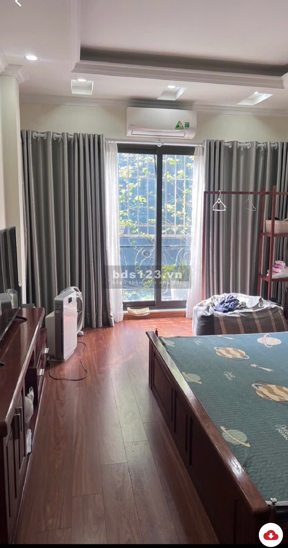 Bán nhà Cầu Giấy - Kinh doanh - Ô tô vào nhà – DT 100M2 X 4T giá hiếm 2X tỷ LH: 9849859830.