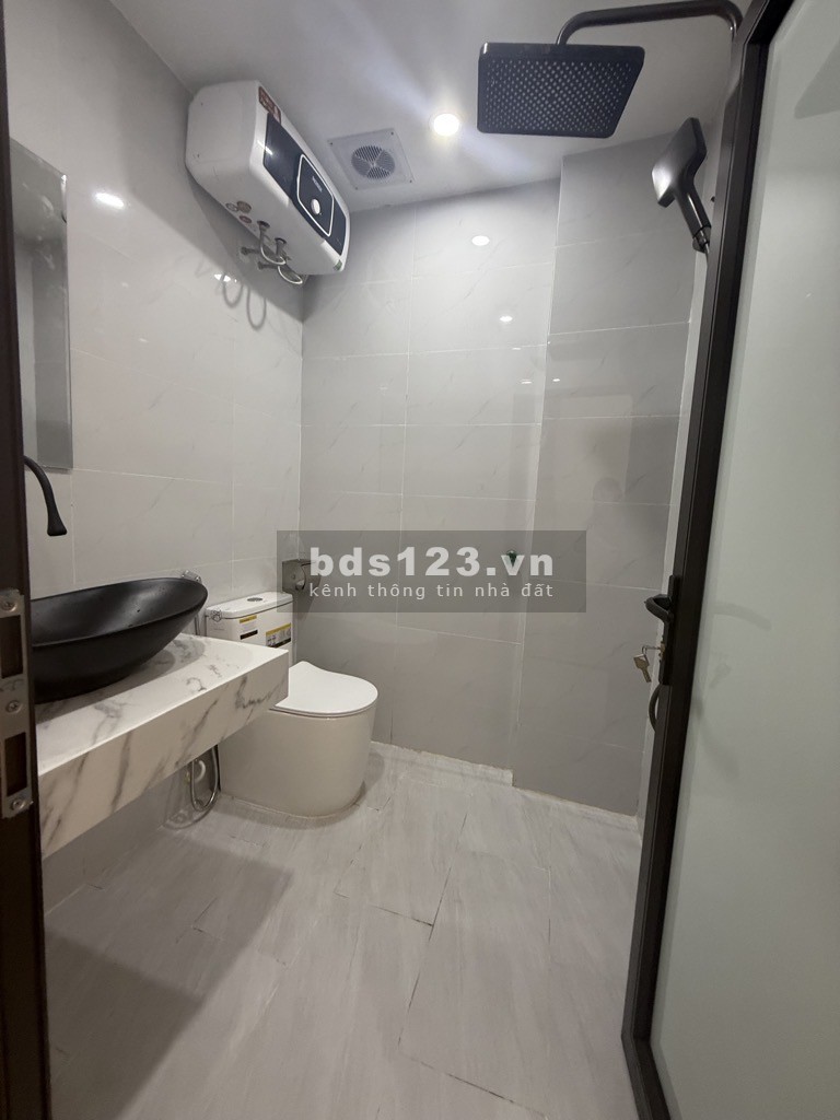 Nhà bán Kim Giang 30M2 x 5 Tầng x 6.85 tỷ ngõ rộng, gần oto đỗ
