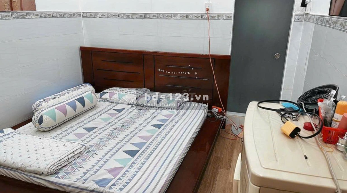 Bán nhà siêu dài 37m mặt tiền 716 Âu Cơ P14 Quận Tân Bình