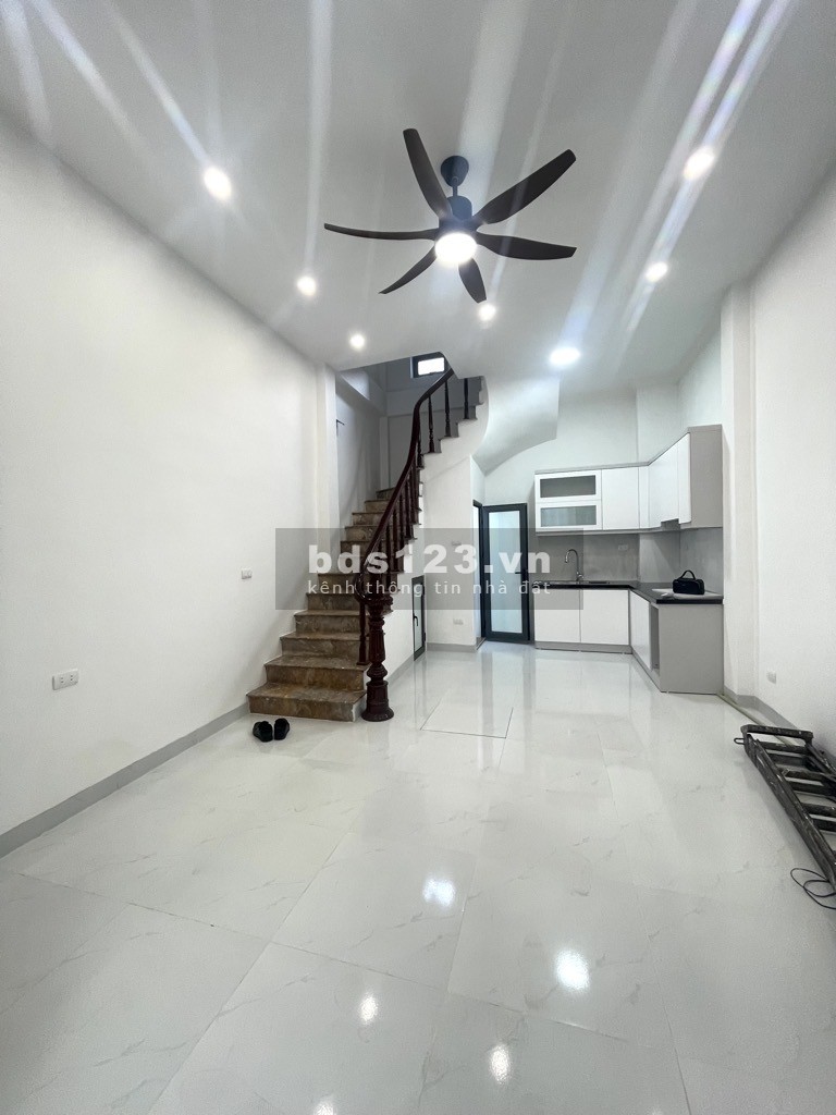 Gấp - Cần tiền hạ giá - Bán nhà Lĩnh Nam - Hoàng Mai - 30m - 4,75 tỷ