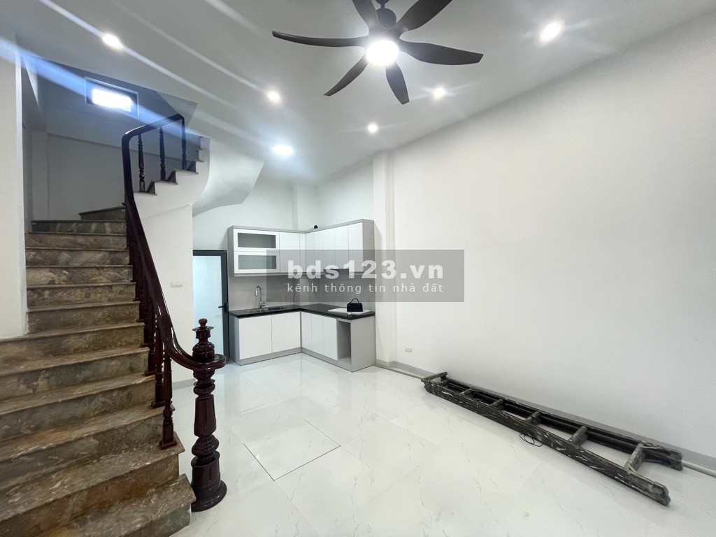 Gấp - Cần tiền hạ giá - Bán nhà Lĩnh Nam - Hoàng Mai - 30m - 4,75 tỷ