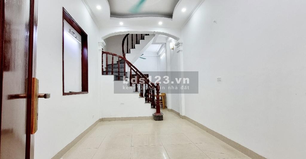Nhà mời phố Kim Giang, Hoàng Mai, oto đỗ cửa, ngõ thông các ngả