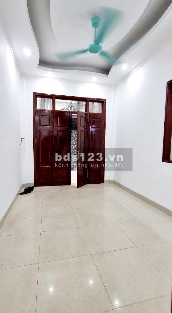 Nhà mời phố Kim Giang, Hoàng Mai, oto đỗ cửa, ngõ thông các ngả