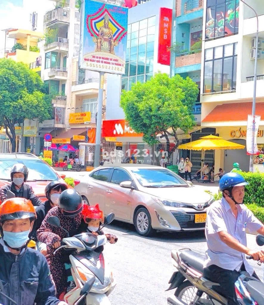 Giảm giá sốc 9 tỷ còn 7.5 tỷ nhà HXH đường Lê Đại Hành P13, Quận 11.