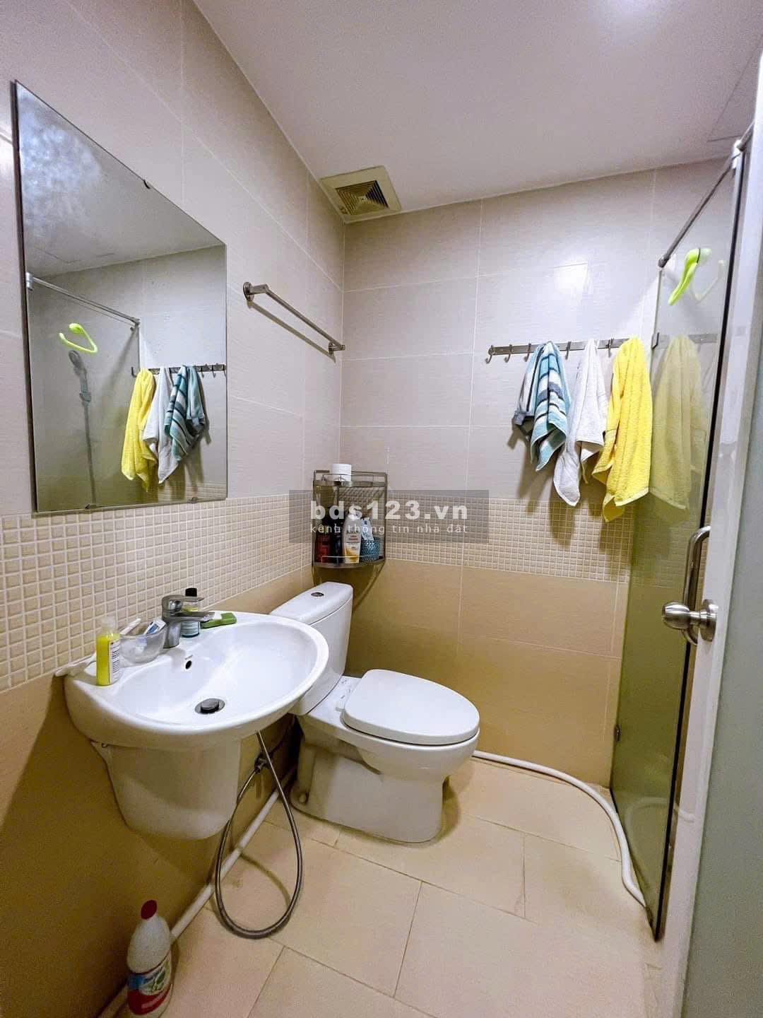 Chung cư Oriental Plaza, Tân Phú, 89m2, 2pn, 2wc, Nội thất, 13tr5/tháng
