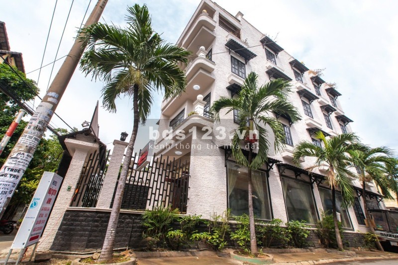Khách sạn 14 phòng - Giáp Bình Thạnh - Đang kinh doanh đỉnh - Doanh thu 130 triệu/ tháng
