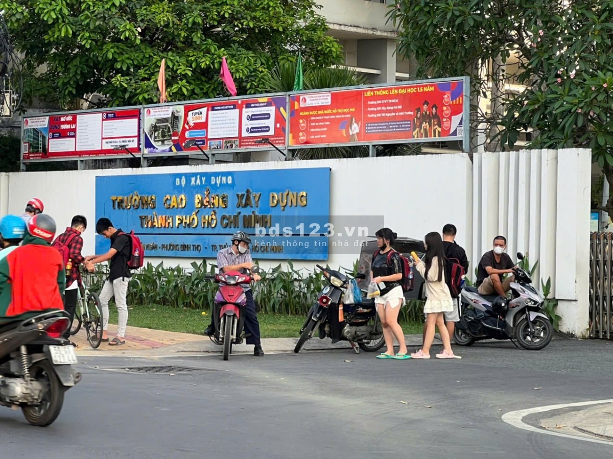 Hạ giá bán nhanh căn nhà 102m2 đường Võ Văn Ngân, phường Linh Chiểu, thành phố Thủ Đức.