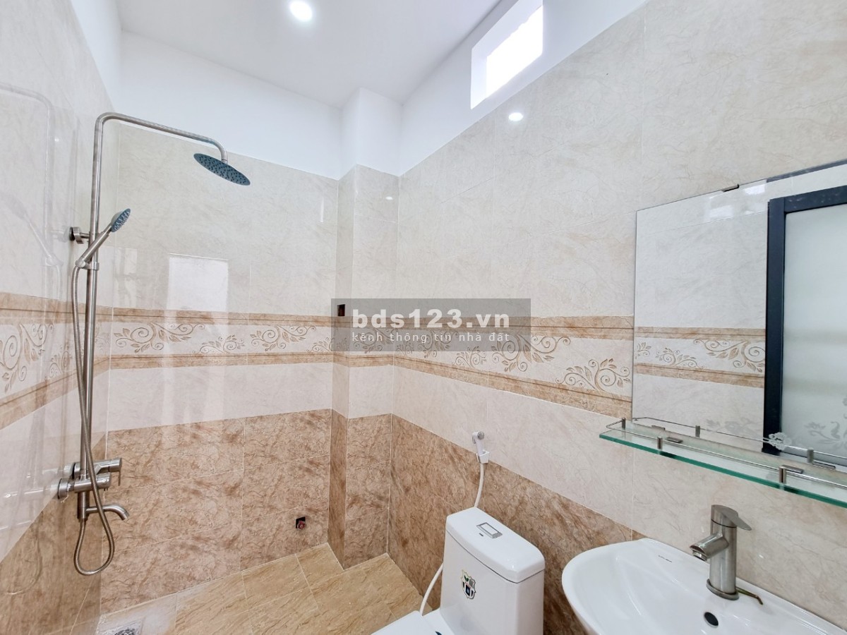 Cần Bán Nhà SHR Ngay Chợ Quang Thắng, DT 5x26, Giá 2.399 Tỷ