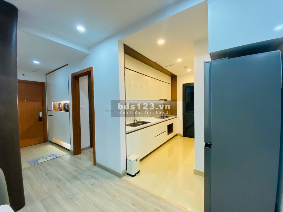 Gia đình cho thuê căn hộ 2 phòng ngủ 2wc Goldmark City đầy đủ nội thất, hướng Đông Nam, vào ở ngay