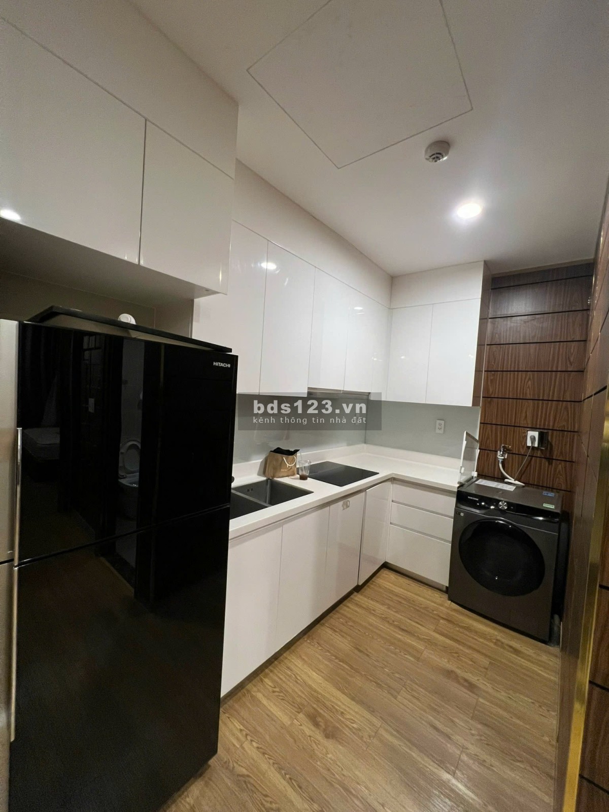 Gia đình bán CH Tản Đà Court (căn duplex) 168m2, 3PN, 3WC, có bancon, có SH. Giá thật: 8.7 tỷ TL