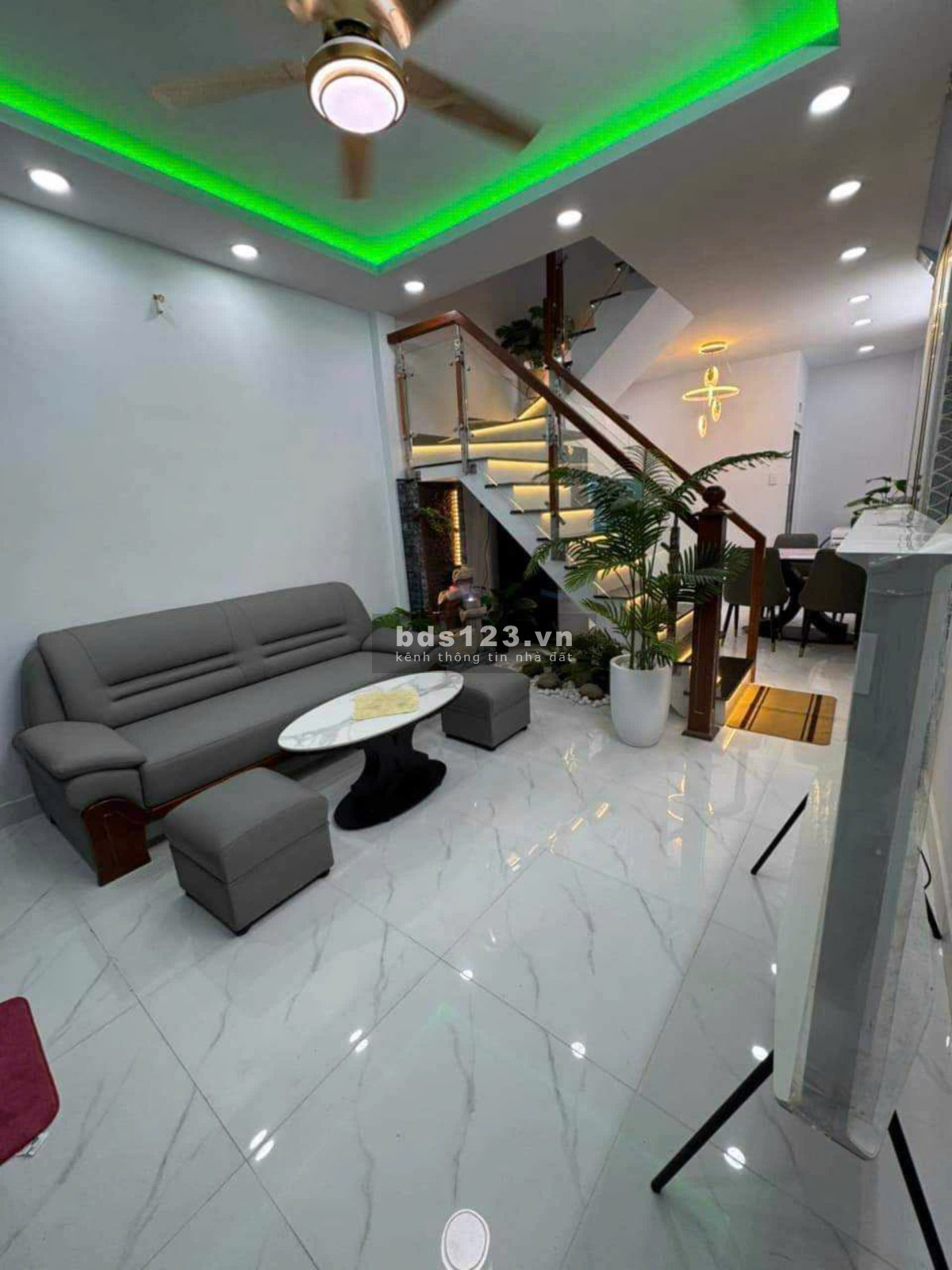 Ngộp tiền cần ra gấp căn 1 trệt 1 lầu TP Dĩ An giá 2 tỷ 8.