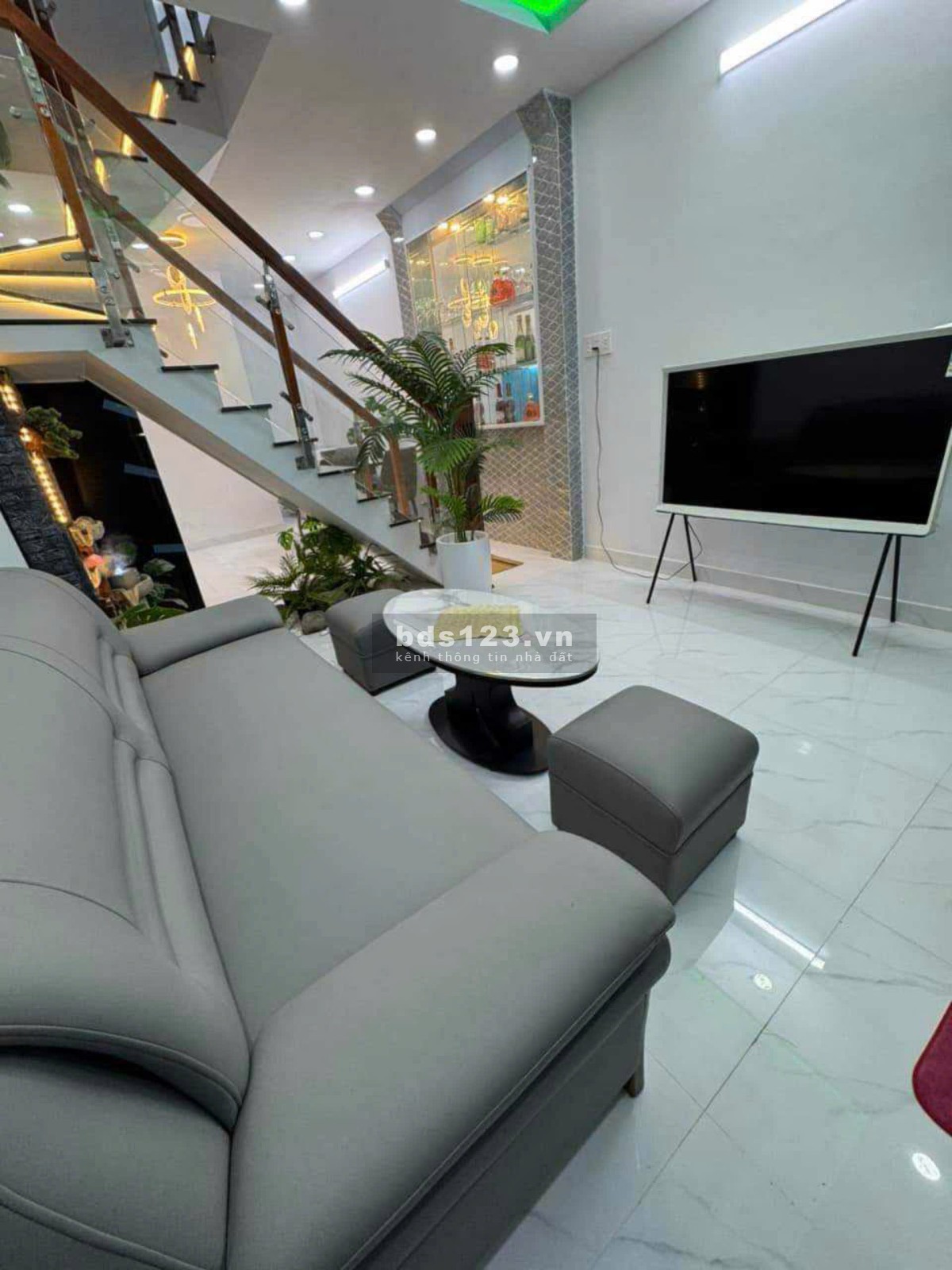 Ngộp tiền cần ra gấp căn 1 trệt 1 lầu TP Dĩ An giá 2 tỷ 8.