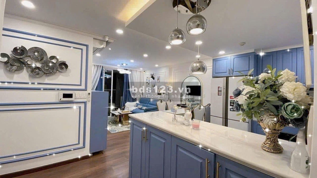 Gia đình bán CH Hùng Vương Plaza 129m2, 3PN, 3WC, bancon rộng, có SH .Giá thật nhà thật : 7.9 tỷ TL