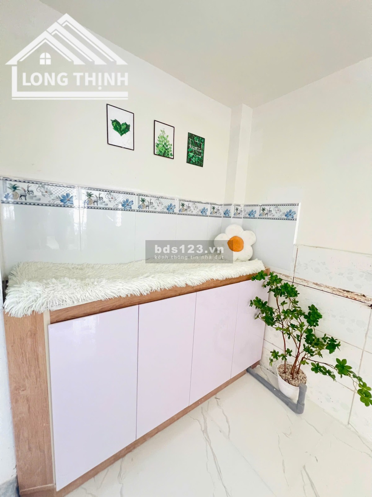 PHÒNG MỚI XÂY 100% Có Gác Lửng Rất Rộng - Cao, Tủ Kệ bếp. Giờ giấc tự do