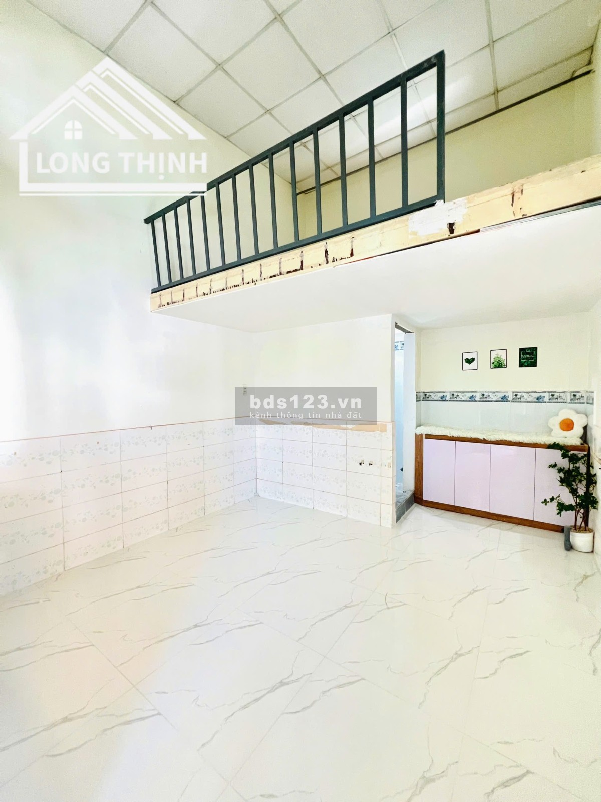 PHÒNG MỚI XÂY 100% Có Gác Lửng Rất Rộng - Cao, Tủ Kệ bếp. Giờ giấc tự do