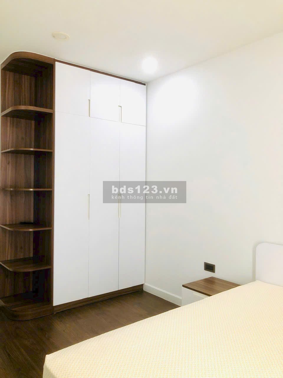 Gia đình bán căn hộ Bàu Cát II, 64m2, 2PN, 2WC, SH vĩnh viễn. Giá thật nhà thật: 3 tỷ TL