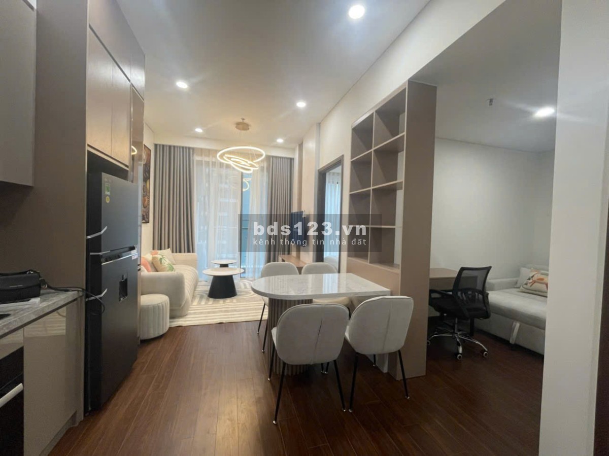 Cho thuê căn hộ 2 phòng ngủ 2 phòng tắm giá chỉ 12tr/tháng đã bao phí,có slot gửi ô tô