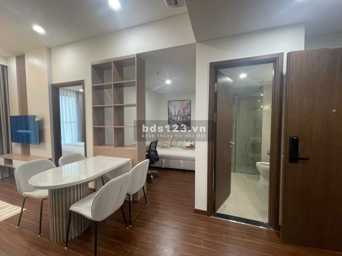 Cho thuê căn hộ 2 phòng ngủ 2 phòng tắm giá chỉ 12tr/tháng đã bao phí,có slot gửi ô tô