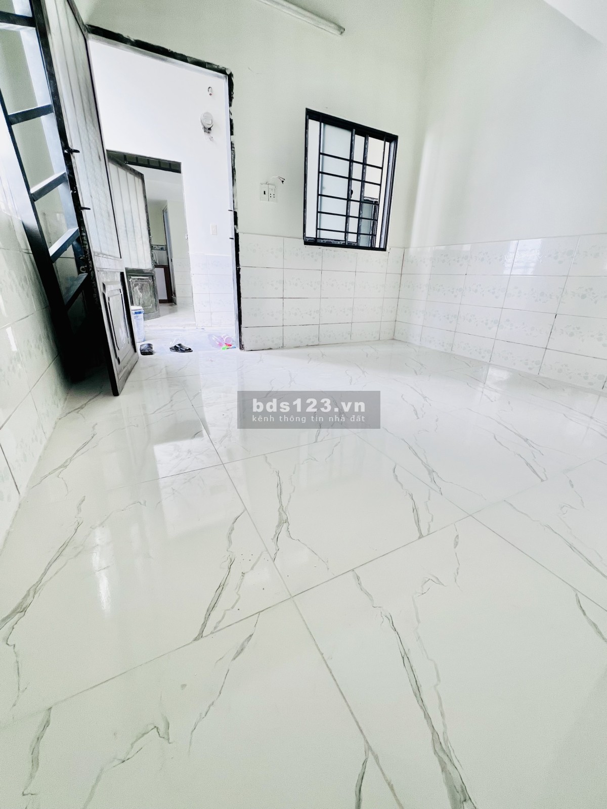 PHÒNG MỚI XÂY 100% Có Gác Lửng Rất Rộng - Cao, Tủ Kệ bếp. Giờ giấc tự do