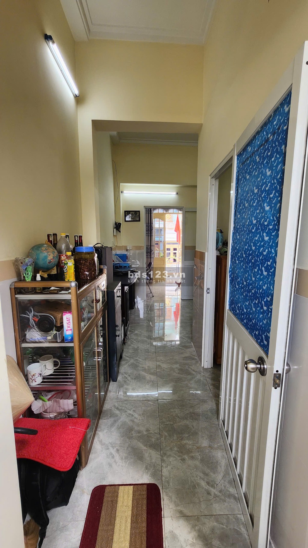 Bán nhà trệt lửng lầu sân thượng đúc kiên cố. Gần cụm Trường Học Cấp 1-2-3 Tp. Dĩ An.