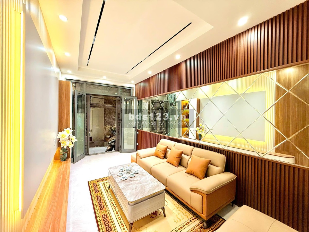 Gốc Đề Minh Khai, Ngõ thông kinh doanh, 36m2x4,5 tầng, Nhà đẹp nội thất xịn đón Tết, Chỉ hơn 7 tỷ