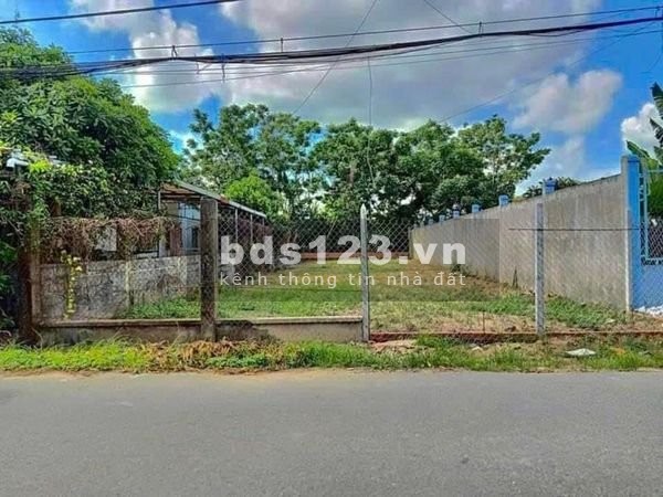 Chình chủ cần bán gấp lô đất ngay tại khu vực BÌnh Dương