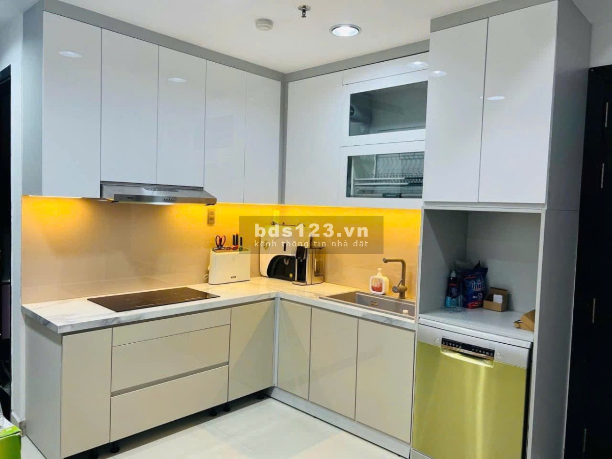 Chung cư Phúc yên, 31 Phan Huy Ích, P15,Tân Bình, 93m2, 2PN, 2WC. NỘI THẤT, 12tr/tháng.