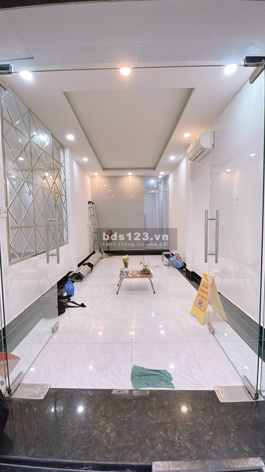 Bán nhà HXH giáp quận 1 vài bước chân - Nhà mới xây siêu đẹp siêu hot - 4 Tầng - 8.2 tỷ