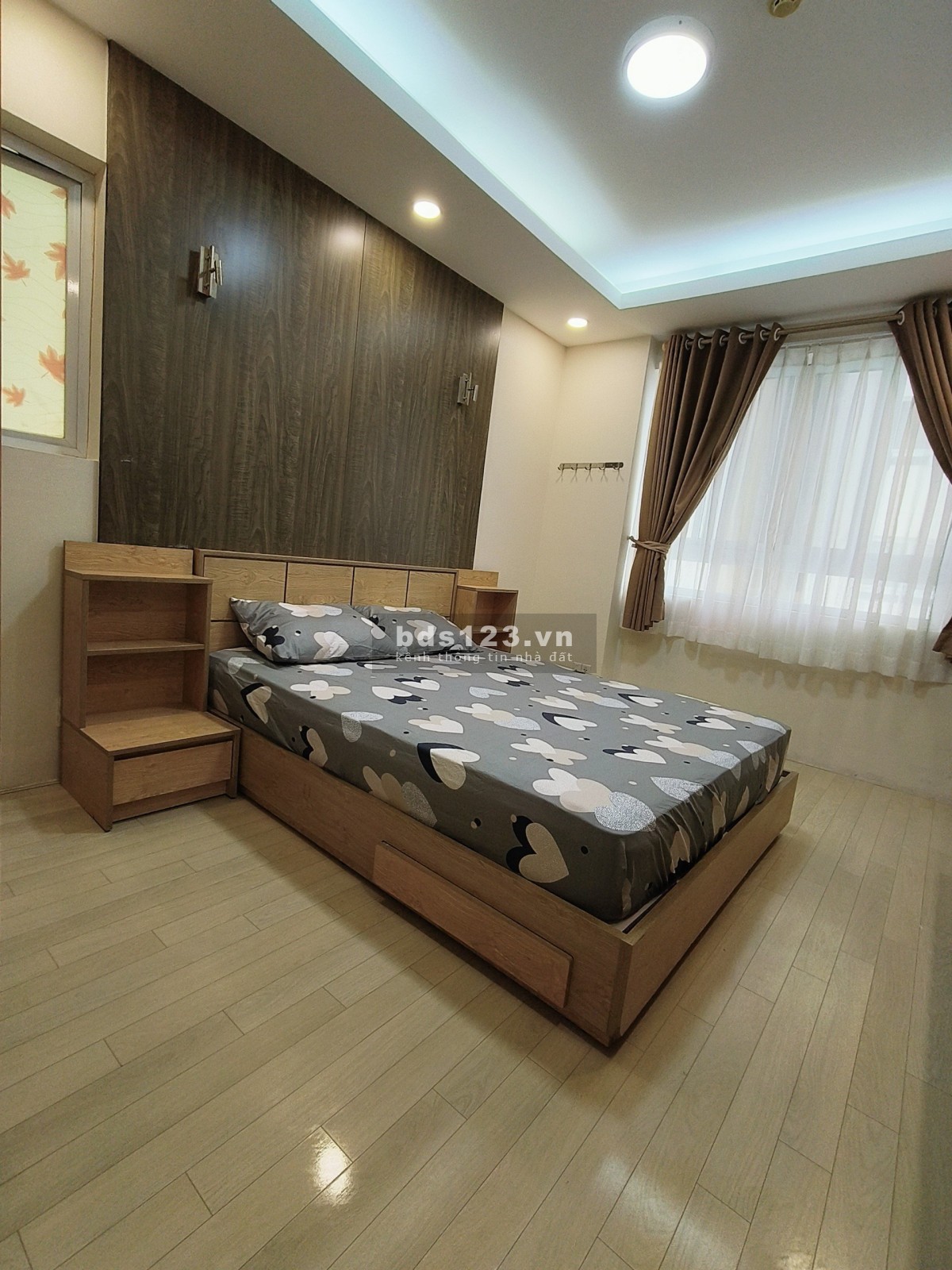 Gia đình cần bán CH Đất Phương Nam 141m2, 3pn, 2wc, tặng NT, góc, Sh lâu dài. Giá thật : 5.7 tỷ TL